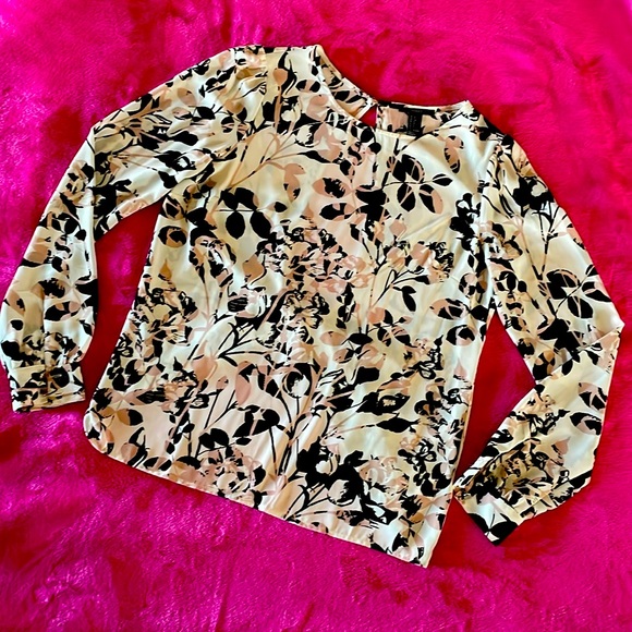 FOREVER 21 Patterned top - Picture 1 of 6